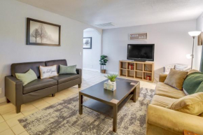 Cozy Cottonwood Home with Covered Patio and Gas Grill!